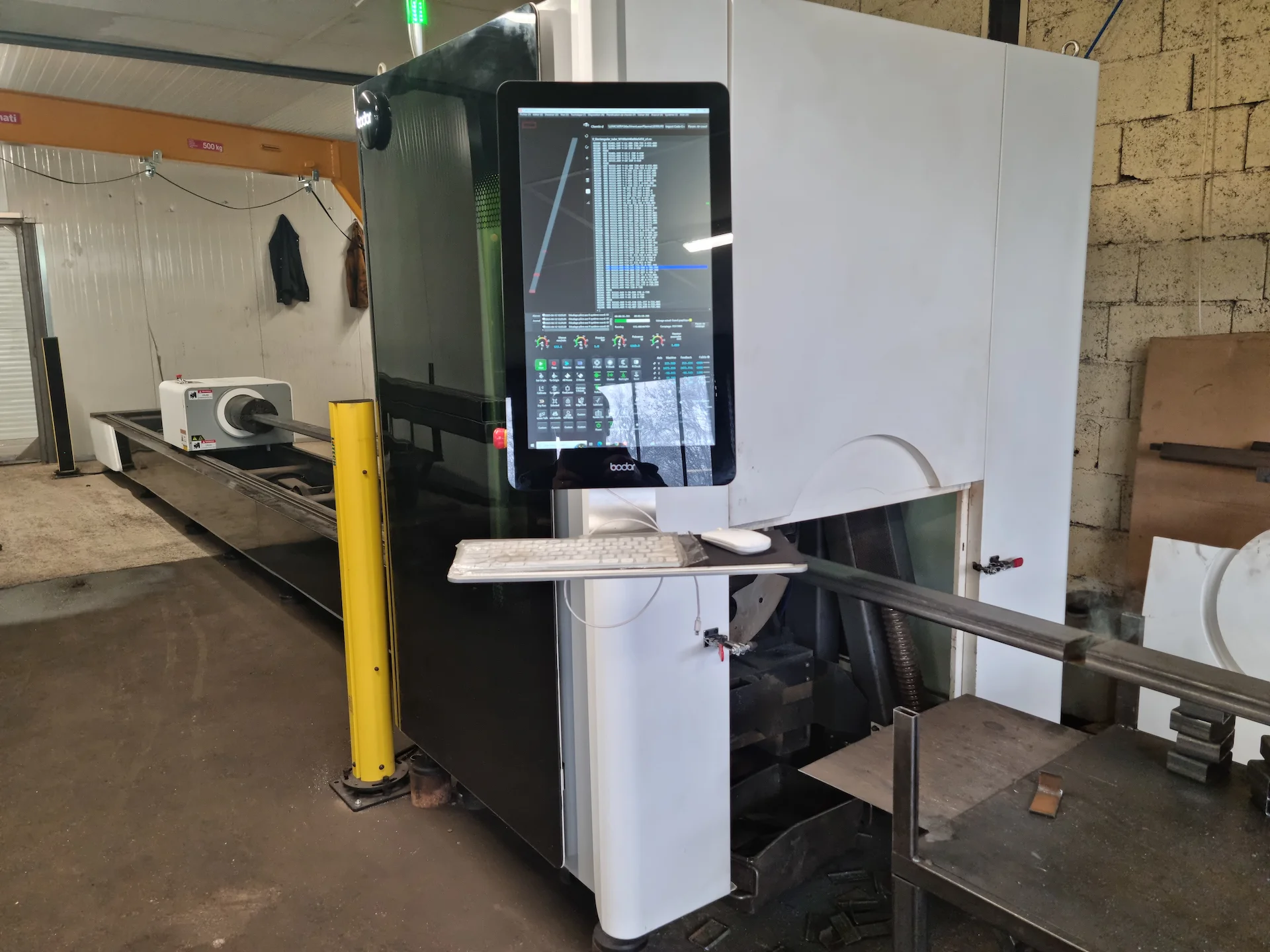 La machine de découpe Tube Laser de SMC